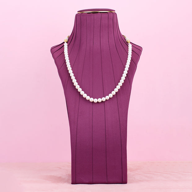 Classic single layer pearl necklace