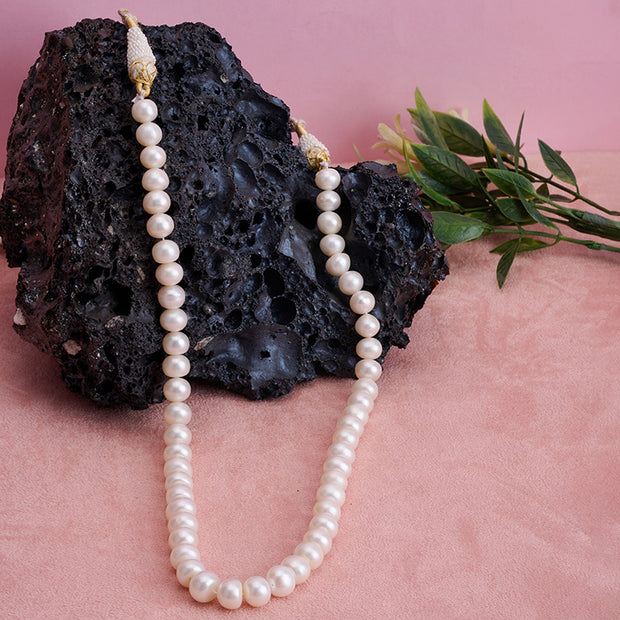 Classic single layer pearl necklace